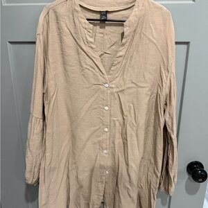 Multiple tops - all pictured are included.